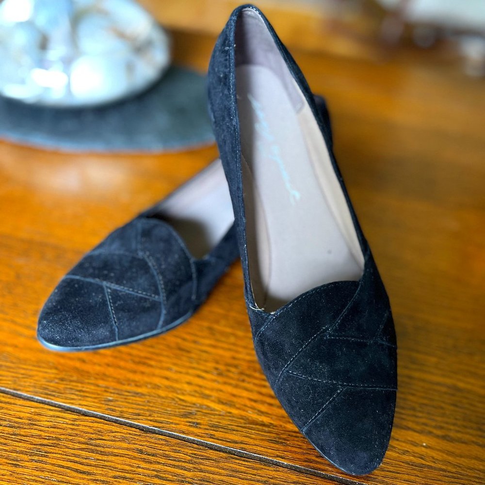 **NEW** Easy Spirit Suede Wedges (black, Size 7.5)